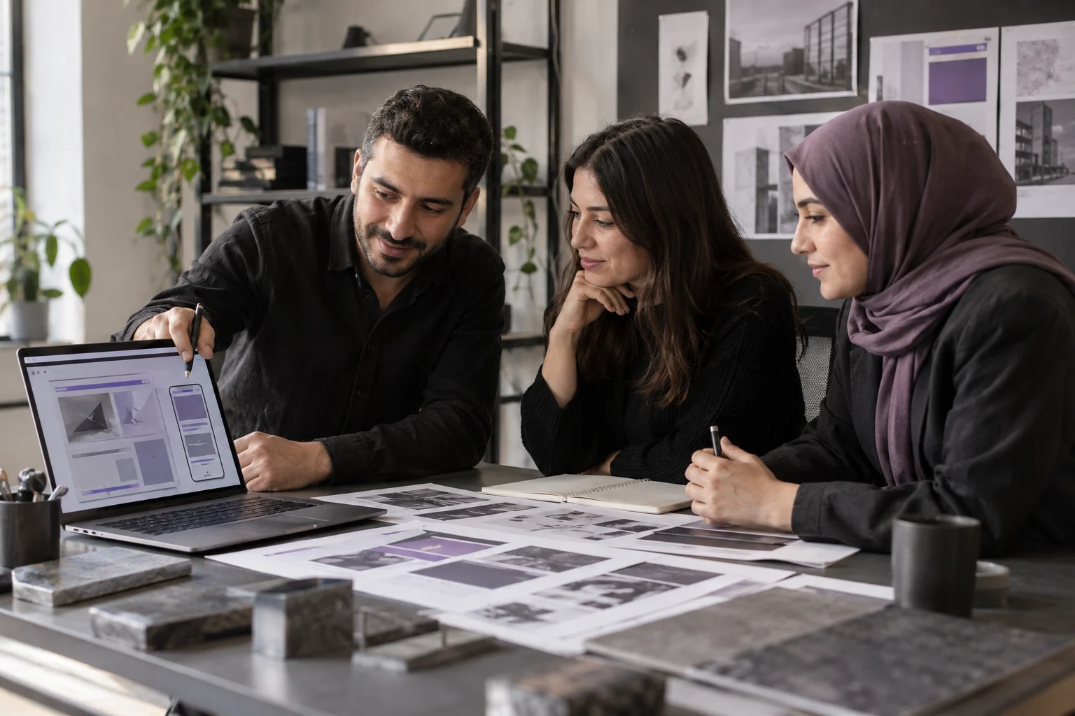 Karabük web tasarım projesi için birlikte çalışan ekip